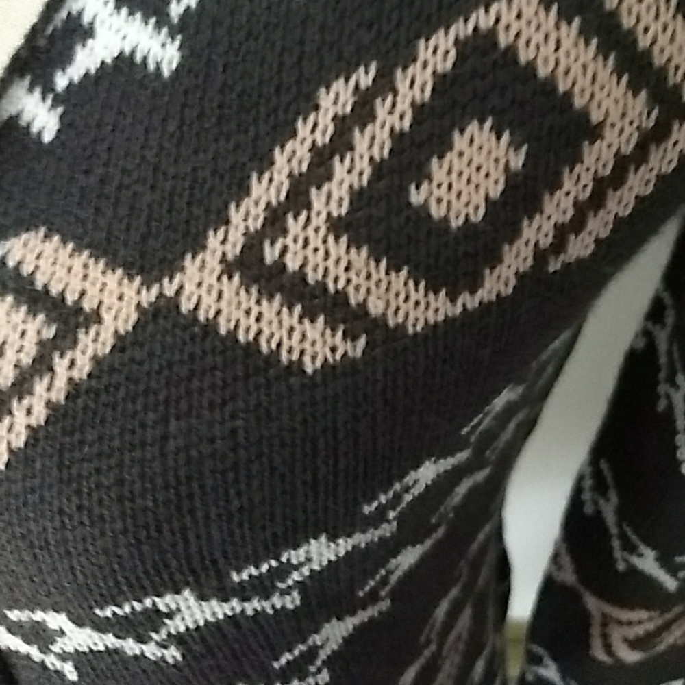 Sweater - Picture 5 of 7